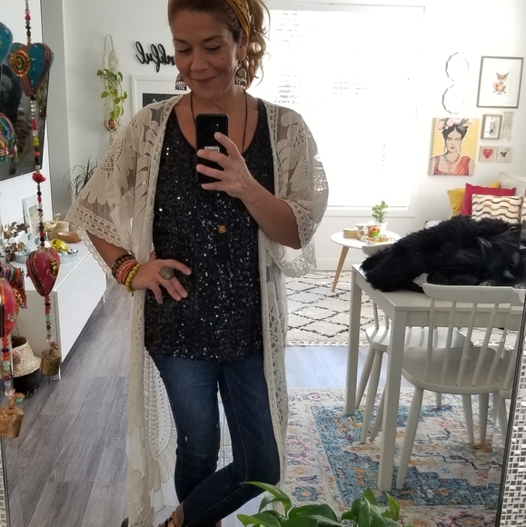 Black sequin tank top. Sleevless. - Picture 4 of 4